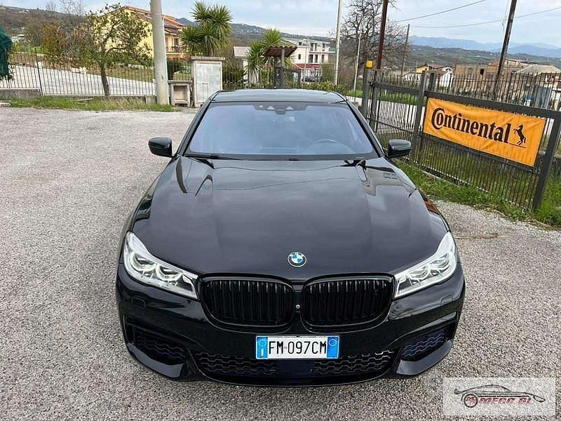 Usata BMW 750 Luxury Line 400 CV (294 kW) 2017 Nero Berlina