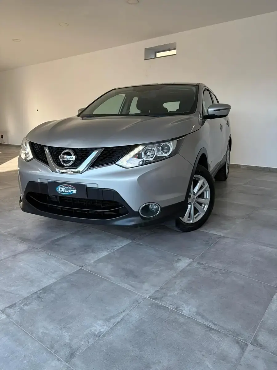 Usata Nissan Qashqai Tekna 131 CV (96 kW) 2016 Argento SUV