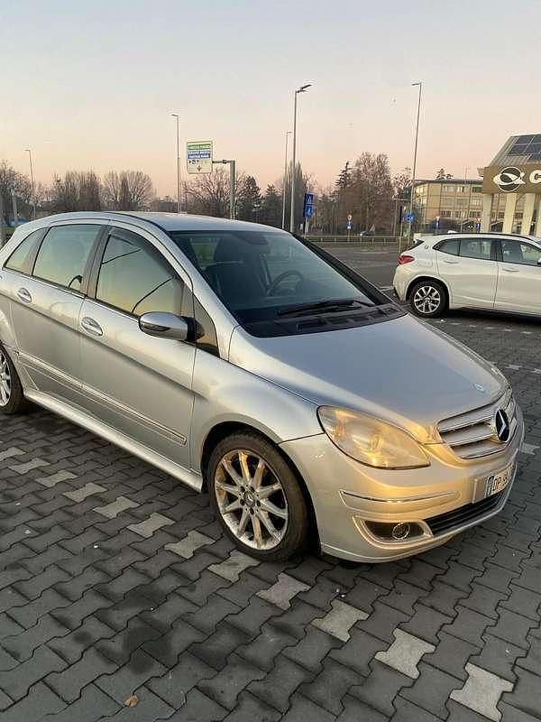 Usata Mercedes B200 140 CV (102 kW) 2008 Monovolume