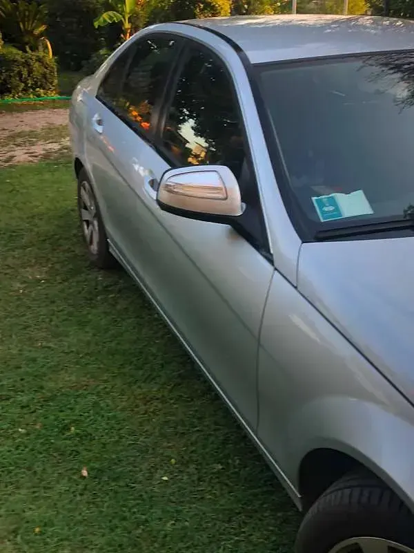 Usata Mercedes C200 136 CV (100 kW) 2008 Argento Berlina