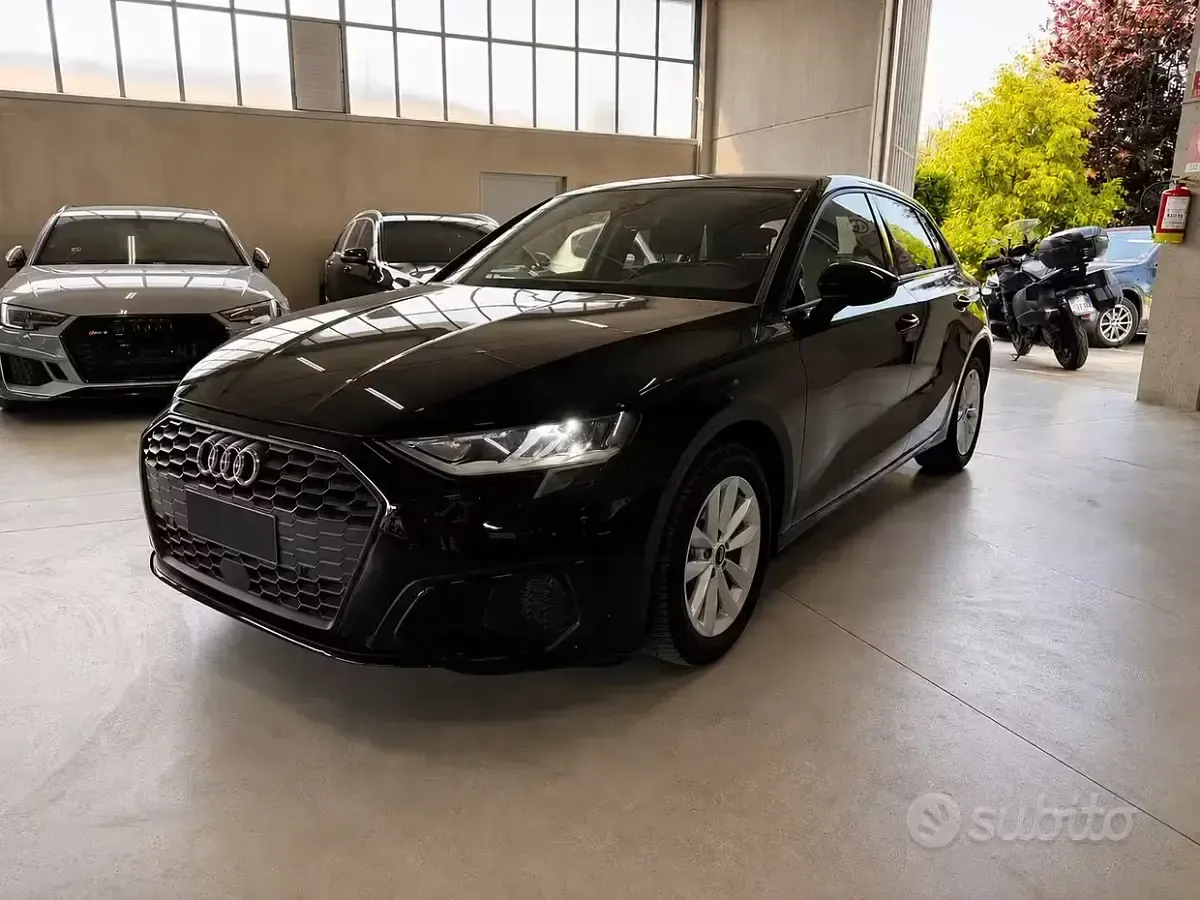 Usata Audi A3 Comfort 150 CV (110 kW) 2022 Nero Berlina