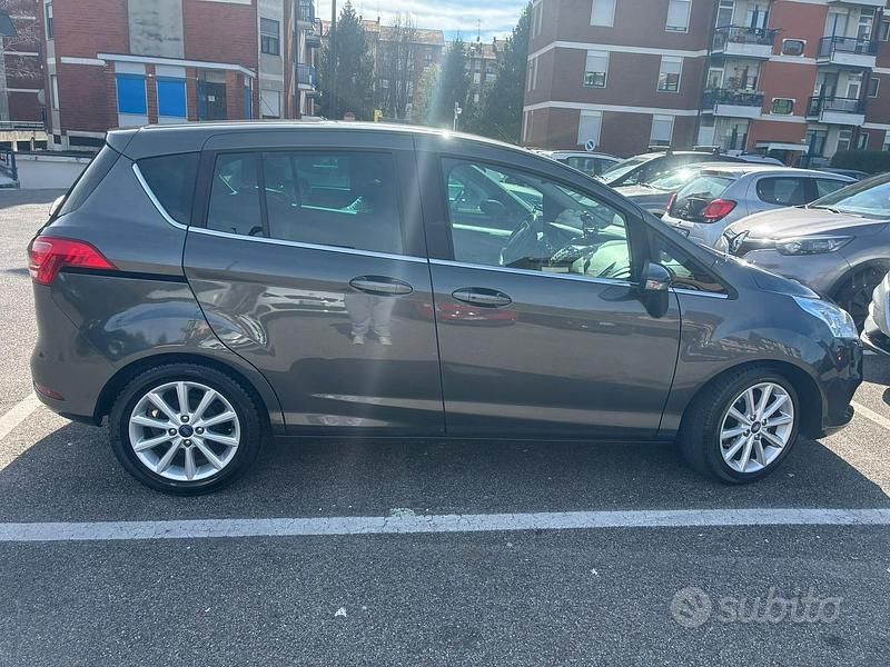 Usata Ford B-MAX Titanium 75 CV (55 kW) 2017 Grigio Monovolume