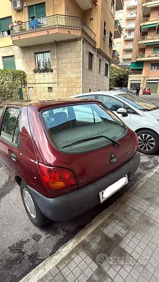 Usata Ford Fiesta Studio 60 CV (44 kW) 1997 Rosso Utilitaria