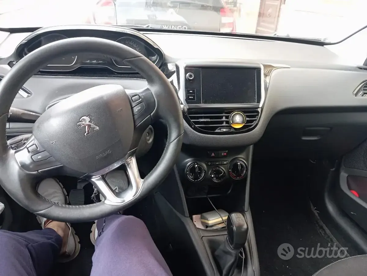 Usata Peugeot 208 82 CV (60 kW) 2019 Grigio Utilitaria