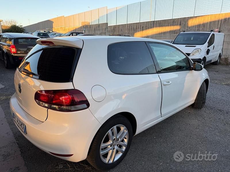 Usata VW Golf VI Highline 104 CV (76 kW) 2010 Bianco Utilitaria