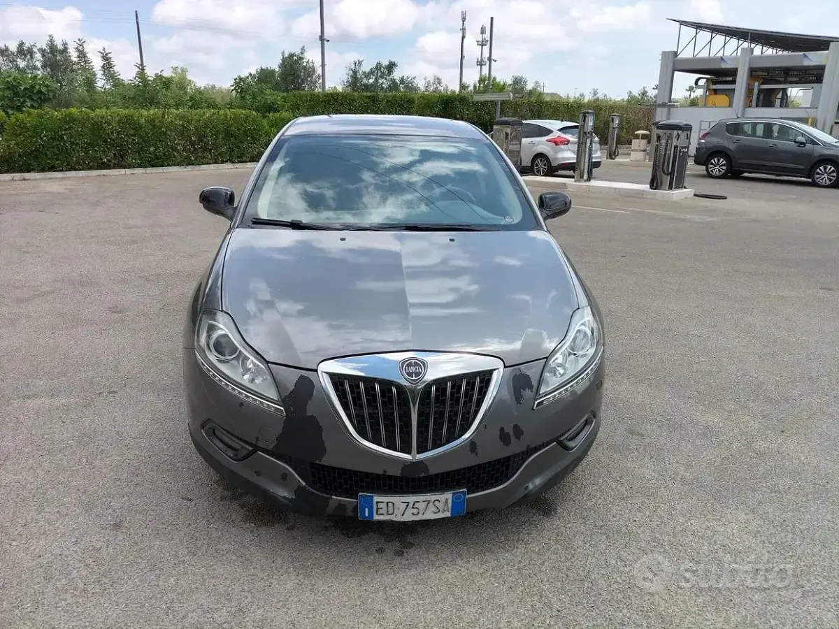 Usata Lancia Delta 120 CV (88 kW) 2010 Utilitaria