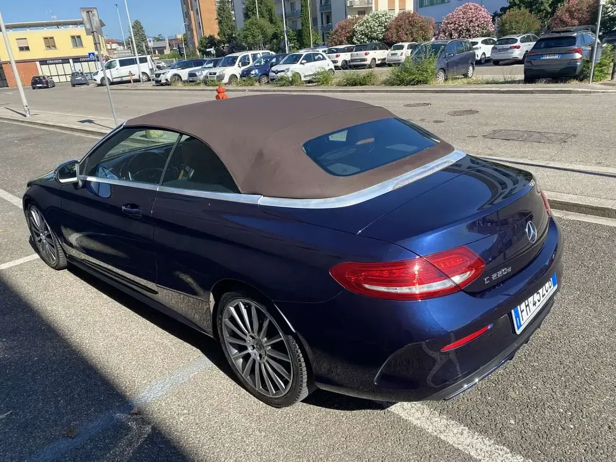 Usata Mercedes C220 Premium Plus 170 CV (125 kW) 2017 Blu/azzurro Cabrio