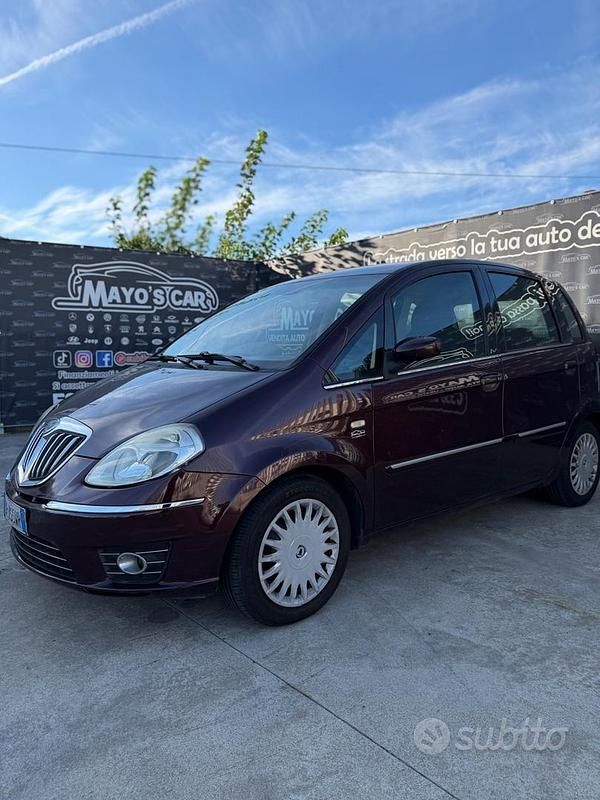 Usata Lancia Musa 95 CV (69 kW) 2008 Rosso Monovolume