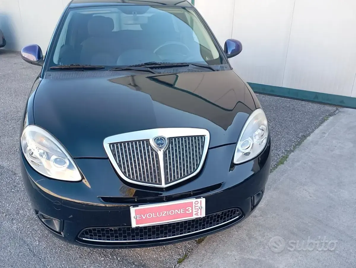 Usata Lancia Ypsilon 60 CV (44 kW) 2007 Nero Utilitaria