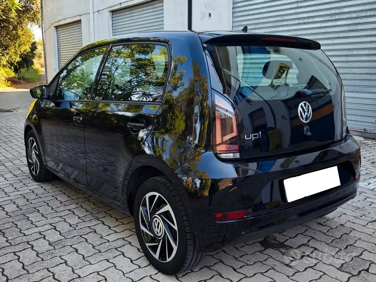 Usata VW up! Move 60 CV (44 kW) 2019 Nero Utilitaria