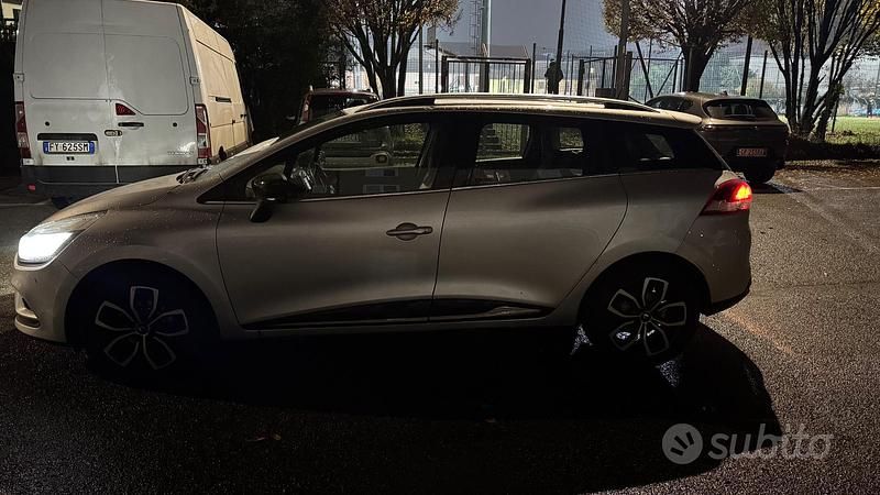 Usata Renault Clio GrandTour Zen 90 CV (66 kW) 2019 Grigio Station wagon