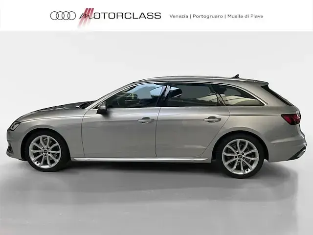 Usata Audi A4 Advanced Plus 136 CV (100 kW) 2022 Argento floret metallizzato Station wagon