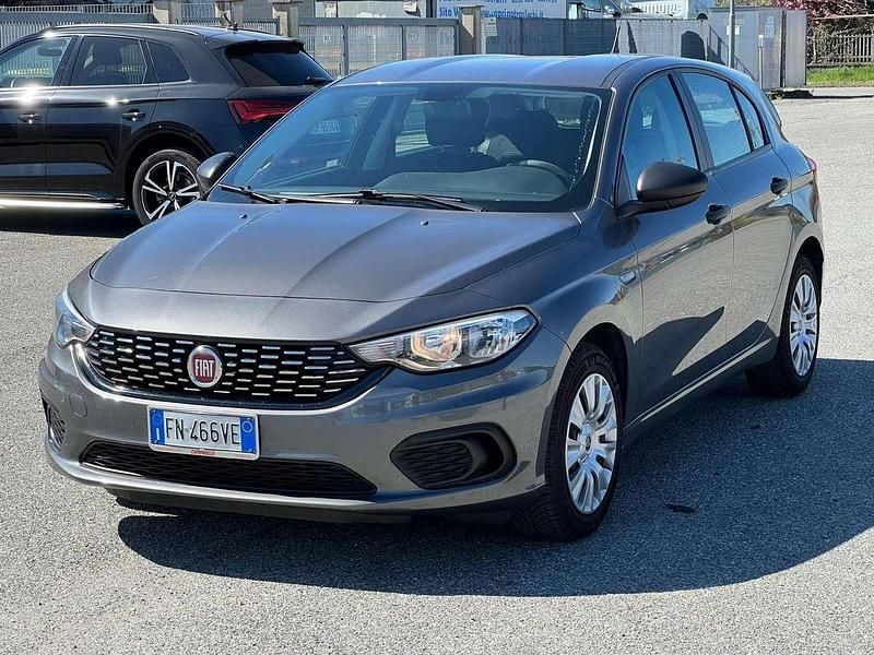 Usata Fiat Tipo Easy 120 CV (88 kW) 2018 Grigio Berlina