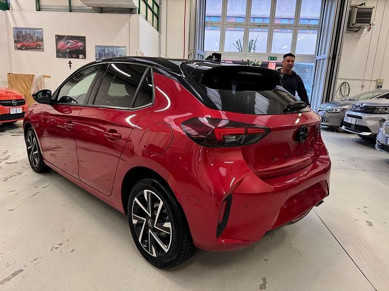 Usata Opel Corsa 101 CV (74 kW) 2024 Rosso Utilitaria