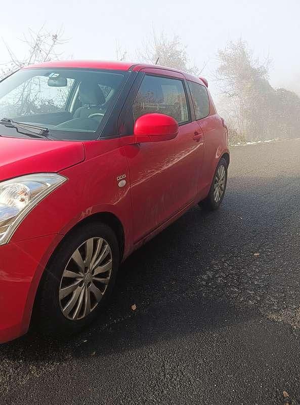 Usata Suzuki Swift GL 75 CV (55 kW) 2012 Rosso Berlina