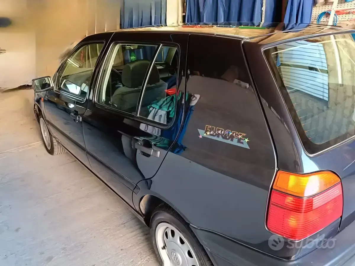 Usata VW Golf III 75 CV (55 kW) 1994 Blu Berlina