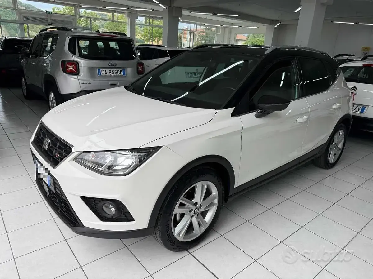Usata Seat Arona FR 90 CV (66 kW) 2020 Grigio SUV
