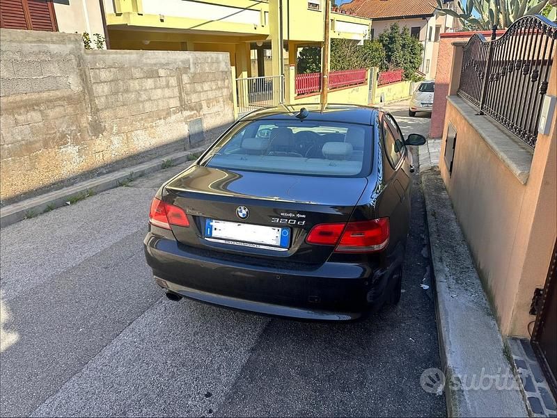 Usata BMW 320 2009 Nero Coupé