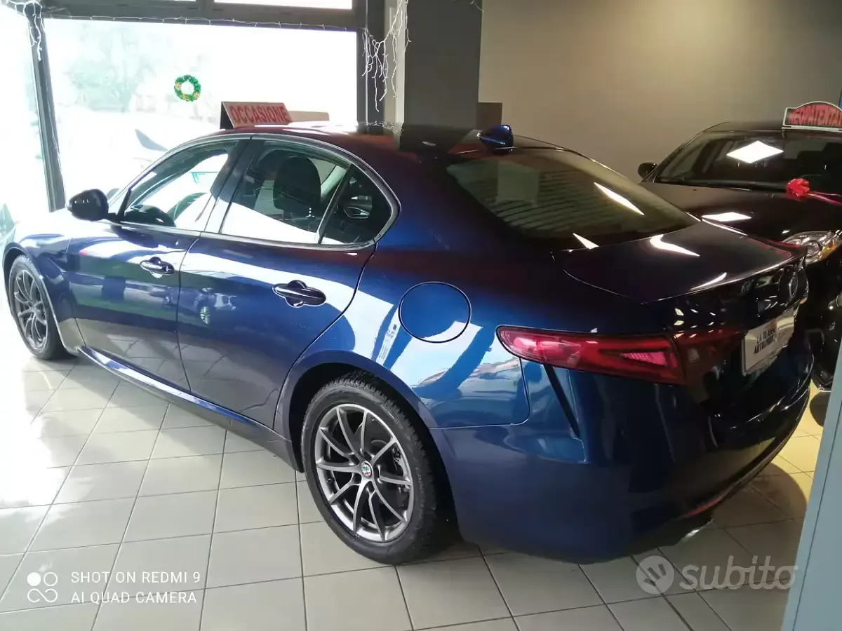 Usata Alfa Romeo Giulia 150 CV (110 kW) 2017 Bluazzurro Berlina