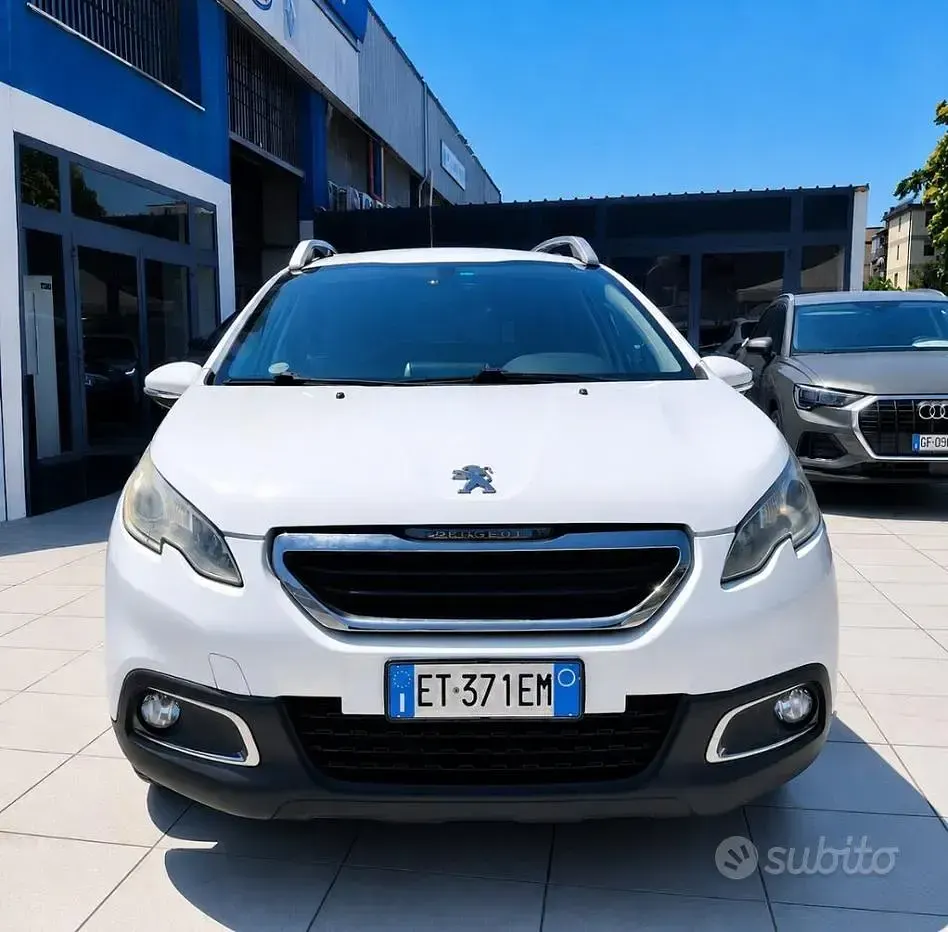 Usata Peugeot 2008 Active 68 CV (50 kW) 2013 Bianco SUV