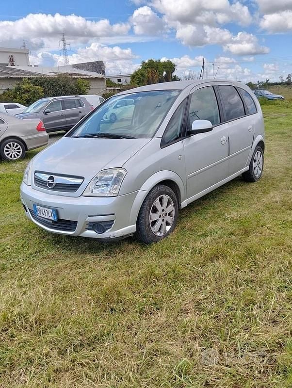 Usata Opel Meriva 75 CV (55 kW) 2007 Grigio Monovolume