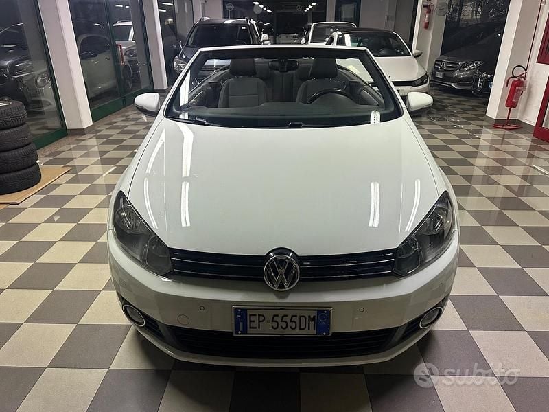 Usata VW Golf Cabriolet Comfortline 105 CV (77 kW) 2012 Bianco Cabrio