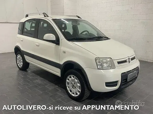 Usata Fiat Panda 4x4 75 CV (55 kW) 2012 Bianco Utilitaria