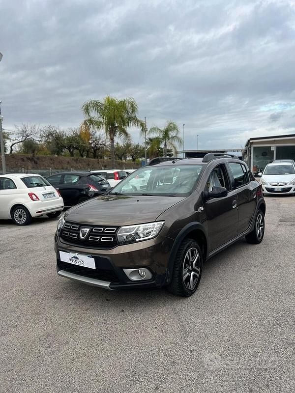 Usata Dacia Sandero Comfort 95 CV (69 kW) 2019 Marrone Berlina
