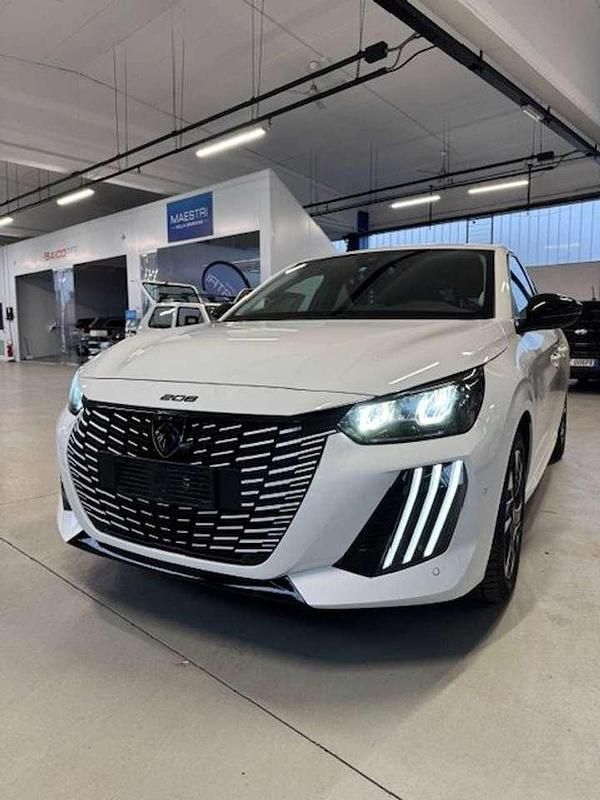 Usata Peugeot 208 Allure 101 CV (74 kW) 2024 Bianco Utilitaria
