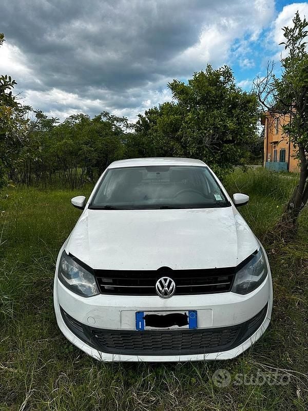 Begagnad VW Polo Comfortline 90 HK (66 kW) 2012 Vit Halvkombi