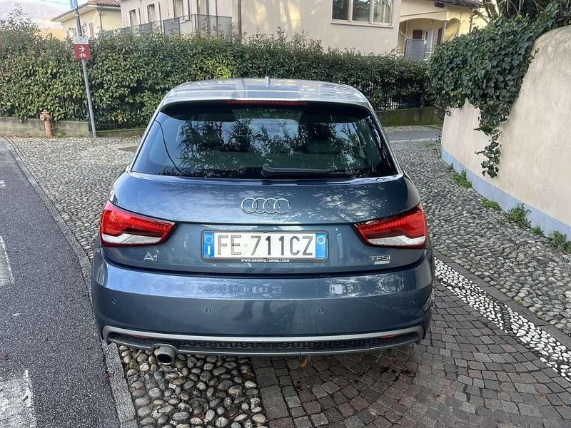 Usata Audi A1 Sportback Ambiente 95 CV (69 kW) 2016 Blu/azzurro Utilitaria
