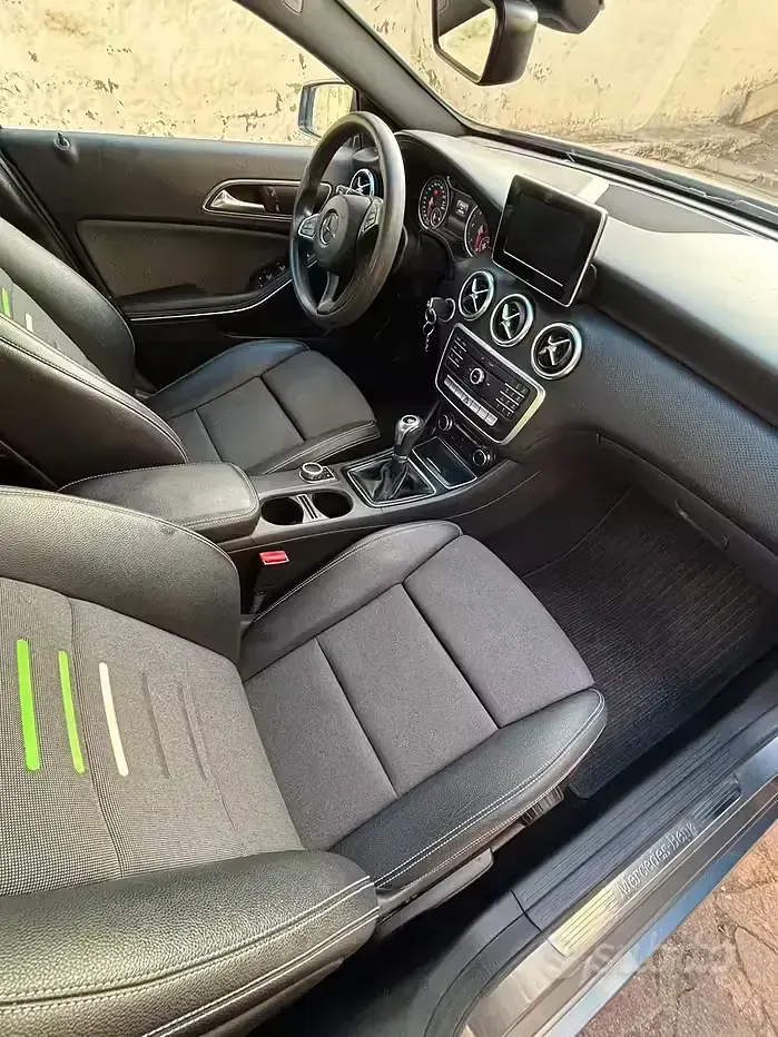 Occasion Mercedes A160 102 ch (75 kW) 2017 Gris Berline