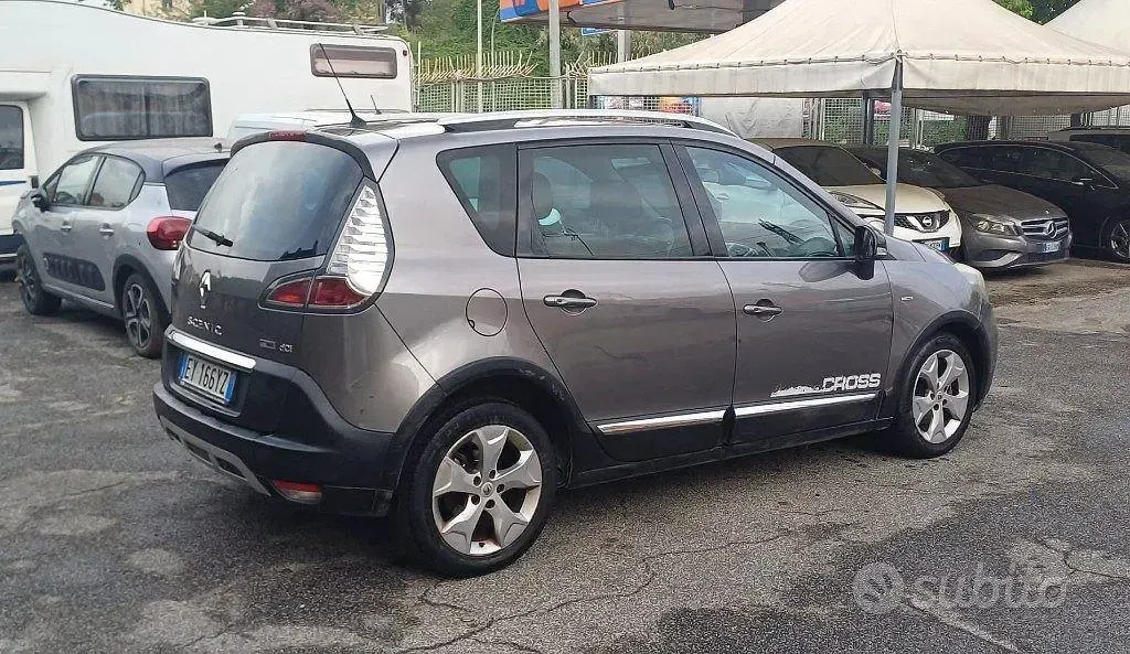 Usata Renault Scenic E-Tech XMOD 110 CV (80 kW) 2015 Grigio Monovolume