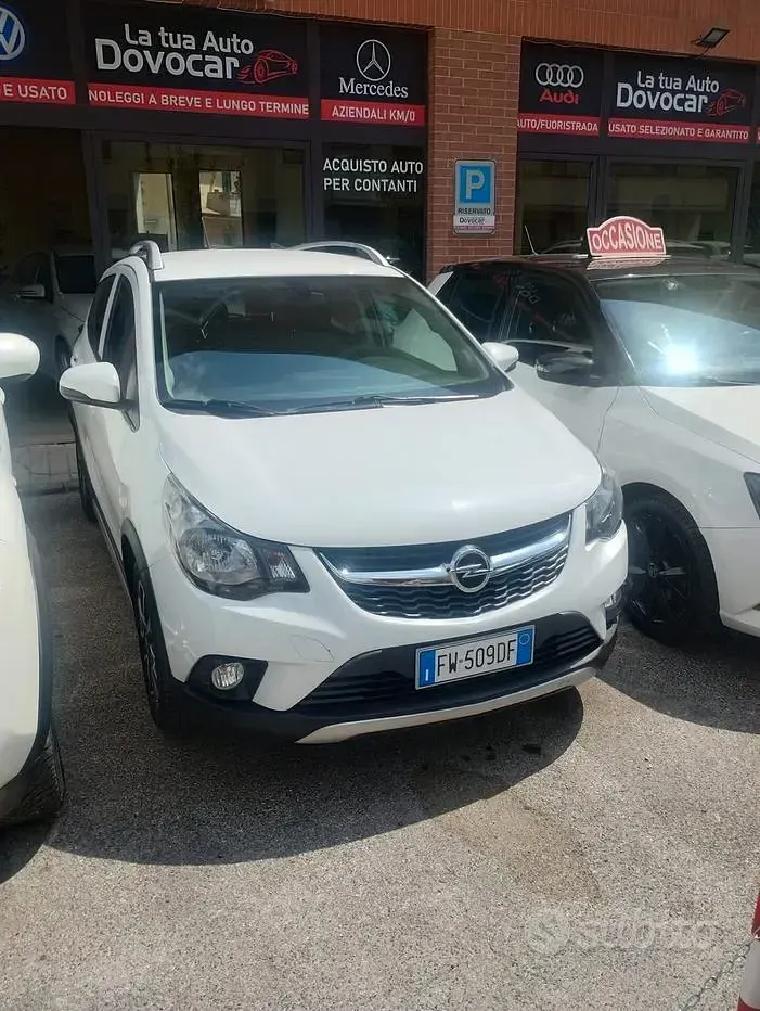Usata Opel Karl Rocks 75 CV (55 kW) 2019 Bianco Utilitaria