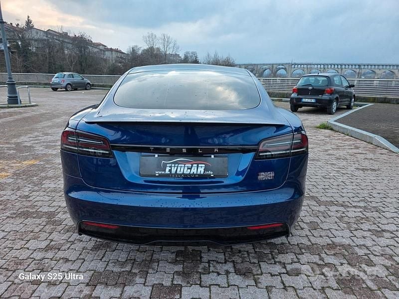 Usata Tesla Model S Plaid 759 kW (1033 CV) 2024 Blu Utilitaria