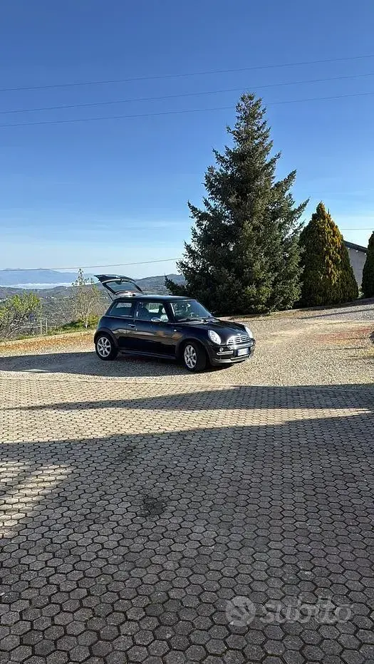 Usata Mini Cooper 88 CV (64 kW) 2005 Nero Utilitaria