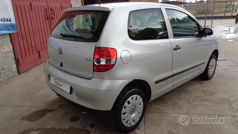 Usata VW Fox 70 CV (51 kW) 2008 Grigio Utilitaria