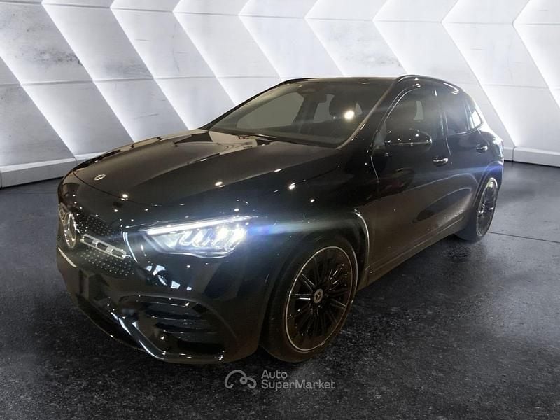 Usata Mercedes GLA180 AMG line 116 CV (85 kW) 2024 Nero SUV