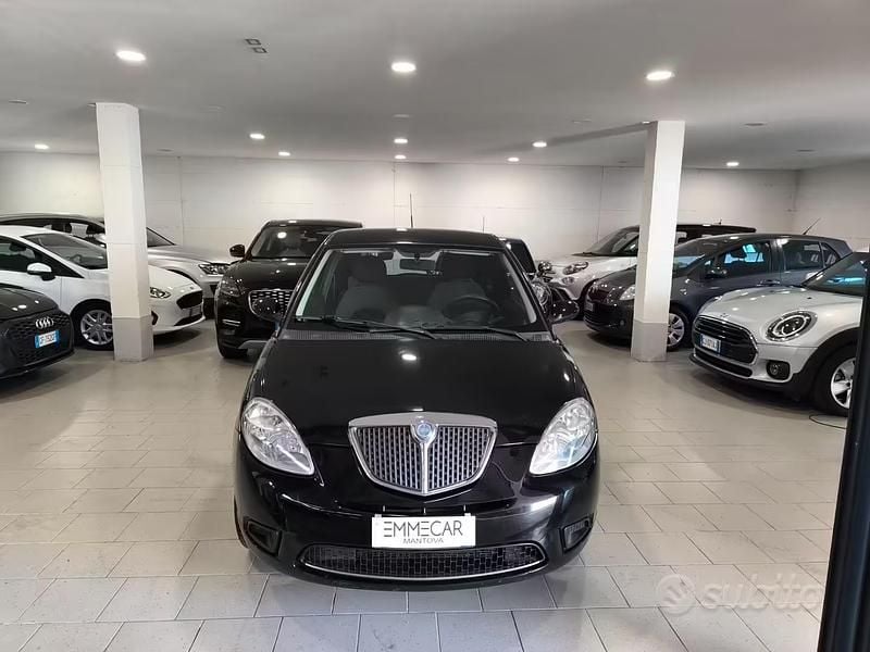 Usata Lancia Ypsilon 60 CV (44 kW) 2009 Nero Utilitaria