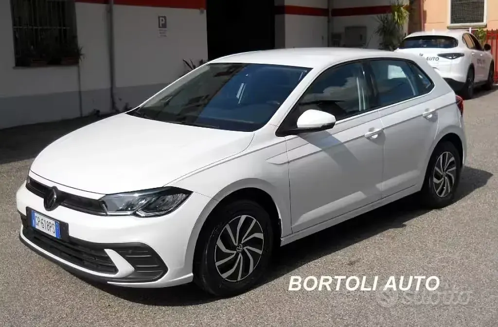 Usata VW Polo Life 95 CV (69 kW) 2023 Bianco Utilitaria