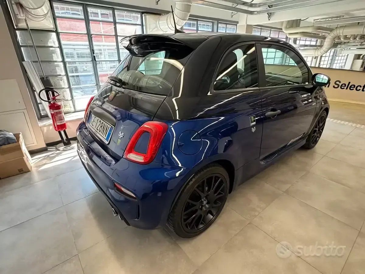 Usata Abarth 595 165 CV (121 kW) 2021 Bluazzurro Berlina