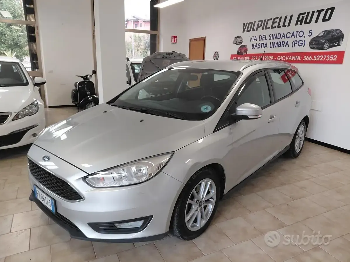 Usata Ford Focus 120 CV (88 kW) 2018 Grigio Station wagon