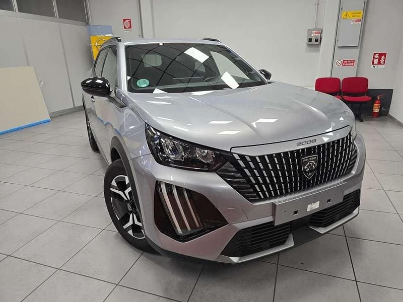 Usata Peugeot 2008 Allure 101 CV (74 kW) 2024 Grigio SUV