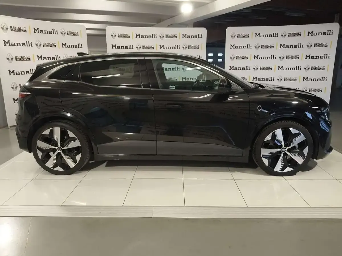 Usata Renault Megane E-Tech Techno 160 kW (218 CV) 2023 Nero Berlina