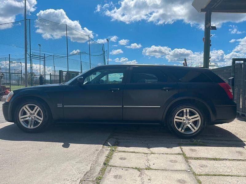Usata Dodge Magnum 339 CV (249 kW) 2005 Nero Station wagon