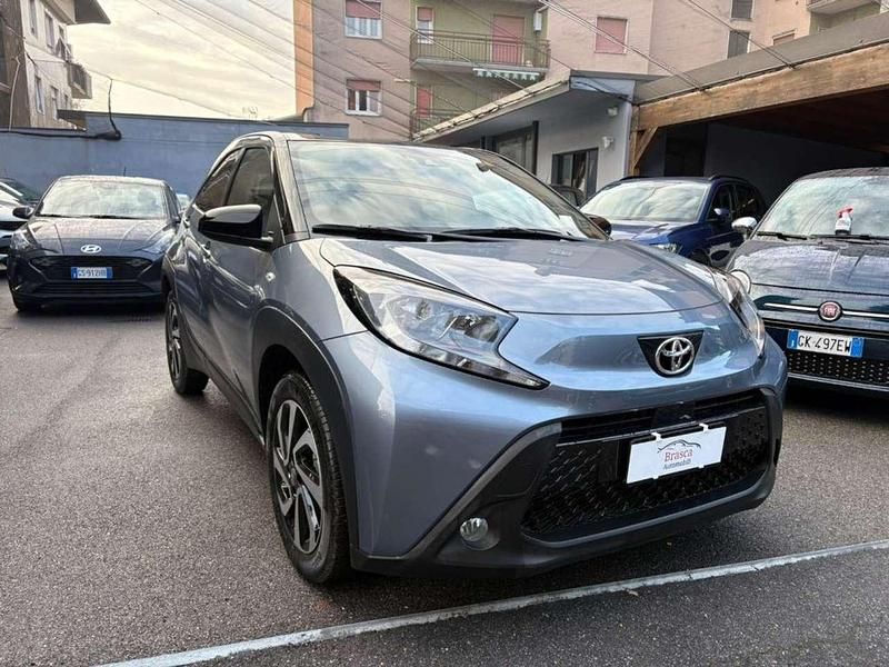 Azzurro Nuova 2025 Toyota Aygo X Trend SUV | 17.490 € (Buon prezzo) - Immagine 1/4