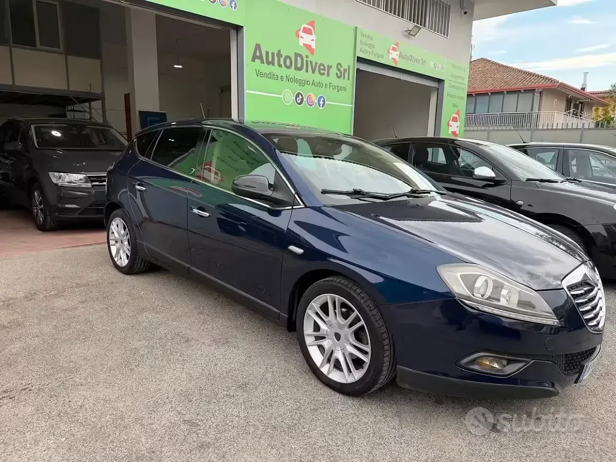 Usata Lancia Delta Silver 105 CV (77 kW) 2012 Blu Utilitaria