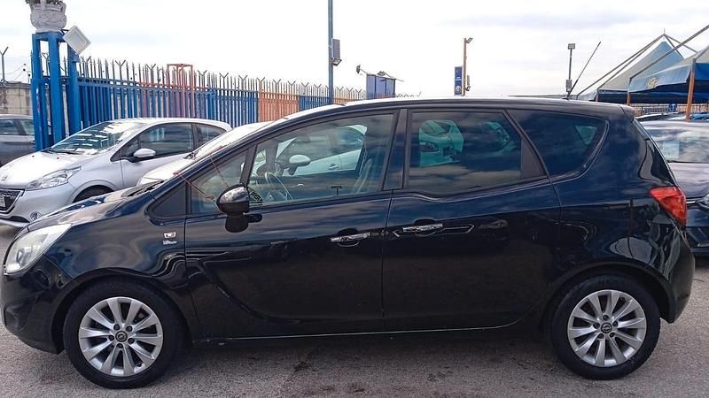 Usata Opel Meriva Cosmo 95 CV (69 kW) 2013 Nero Monovolume