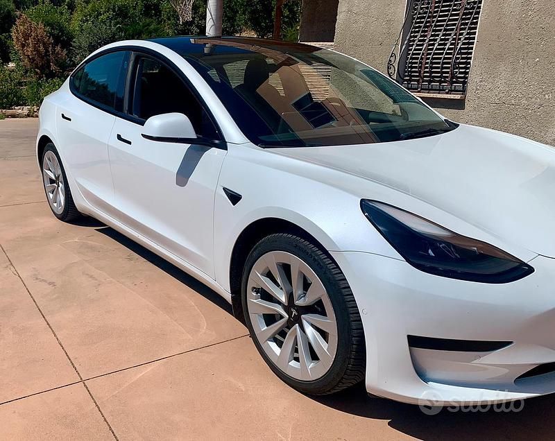 Usata 2022 Tesla Model 3 Tre volumi | 24.500 € (Super prezzo) - Immagine 1/4