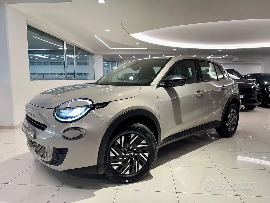 Nuova Fiat 600 136 CV (100 kW) 2025 Marrone SUV